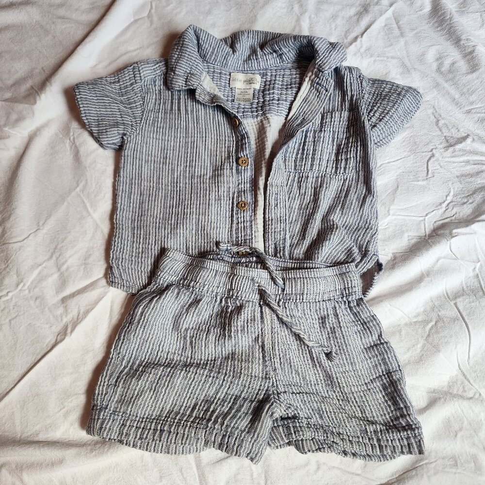 Used 2t organic cotton Little Planet by Carter's set